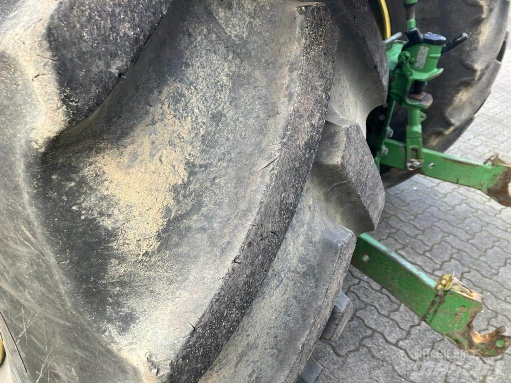 John Deere 6215R 拖拉机/农用车