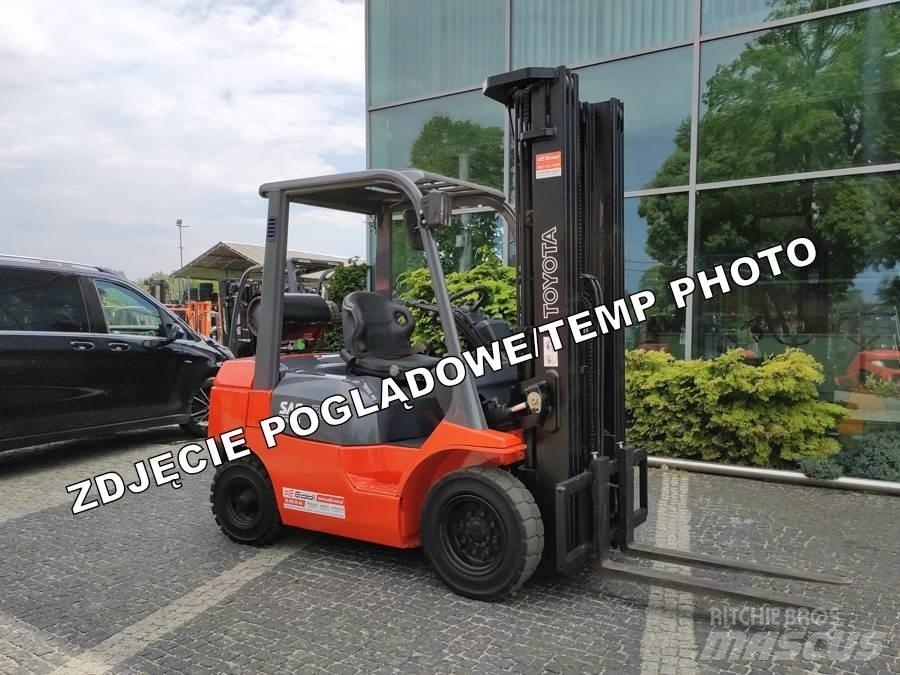 Toyota 42-7FGF20 天然气叉车