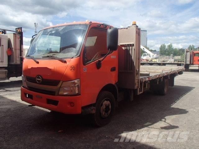 Hino 195 平板栏板货车