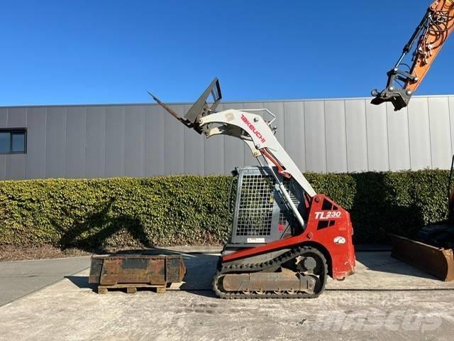 Takeuchi TL 230 滑移装载机