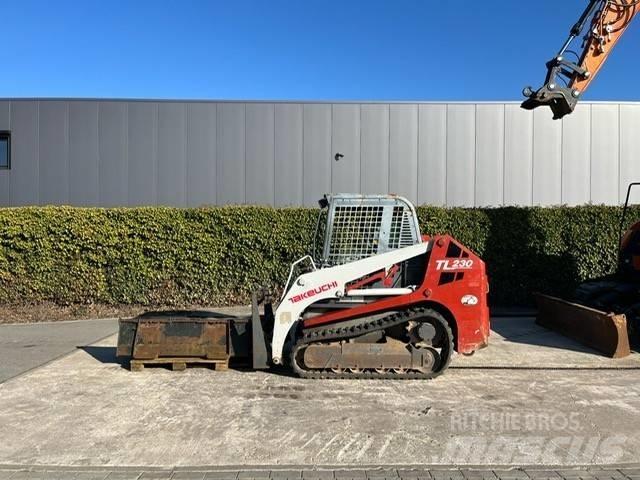 Takeuchi TL 230 滑移装载机