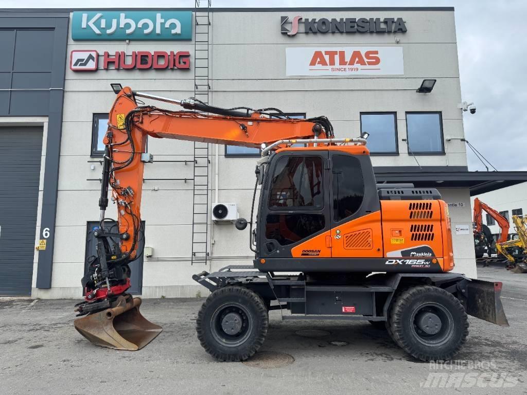 Doosan DX 165 W-5 轮式挖掘机
