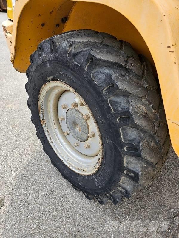 Volvo L 30 B 轮式装载机