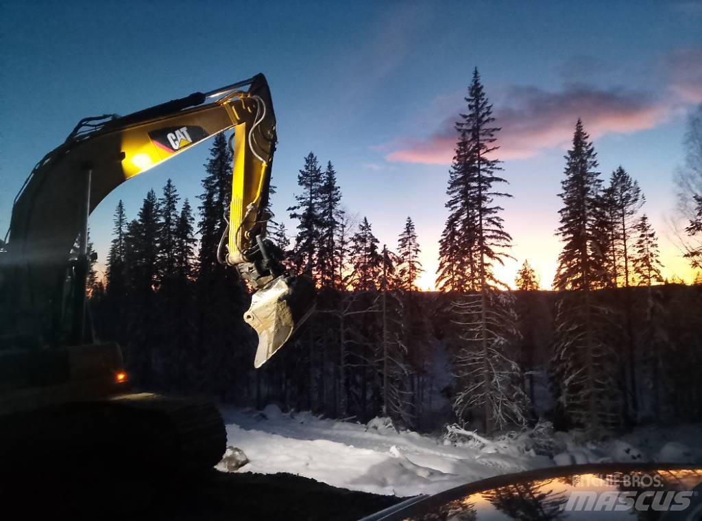 CAT 320 履带挖掘机