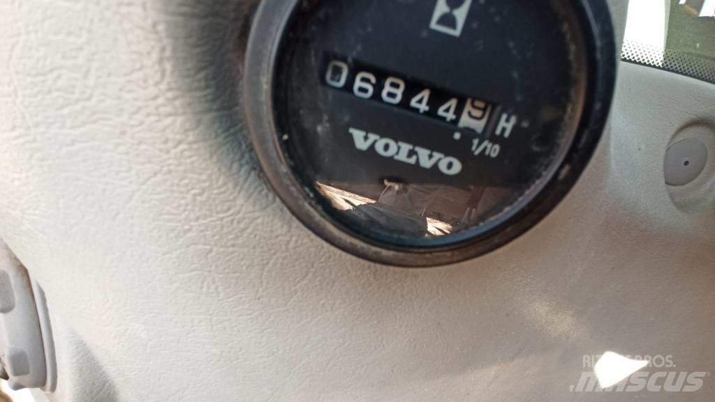 Volvo EC 240 C L 履带挖掘机