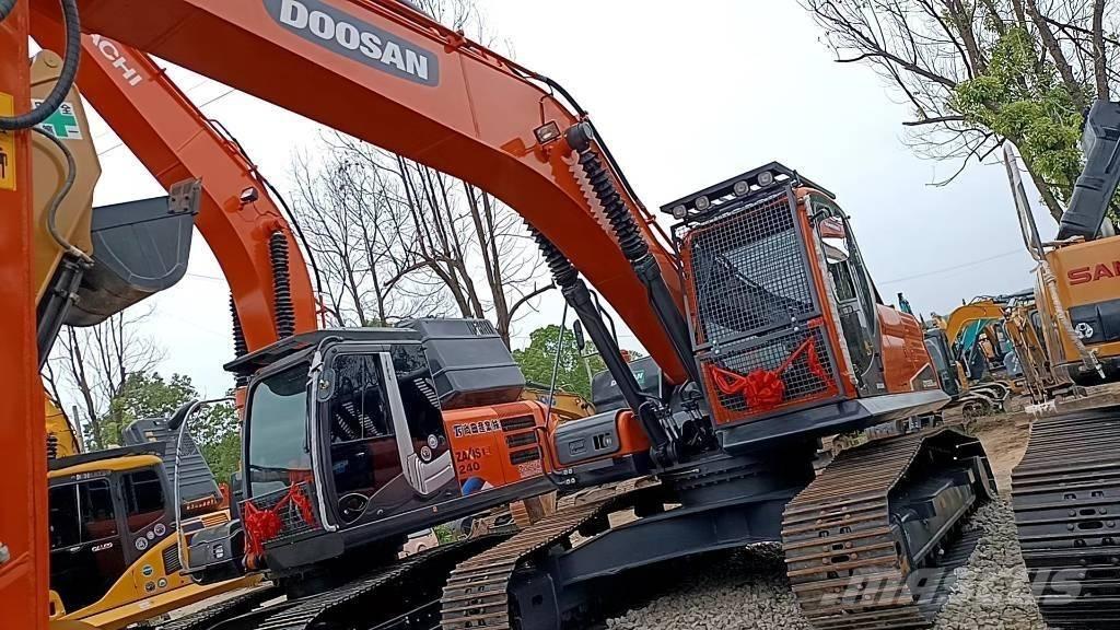 Doosan DX 225 LC 履带挖掘机