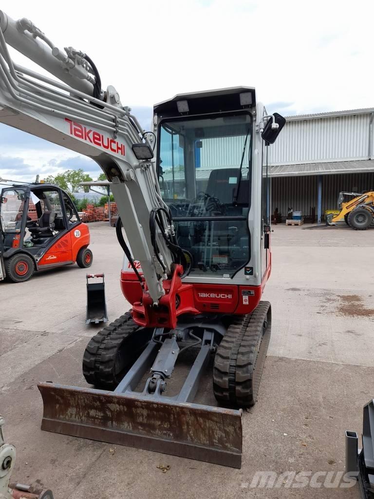 Takeuchi TB 230 小型挖掘机