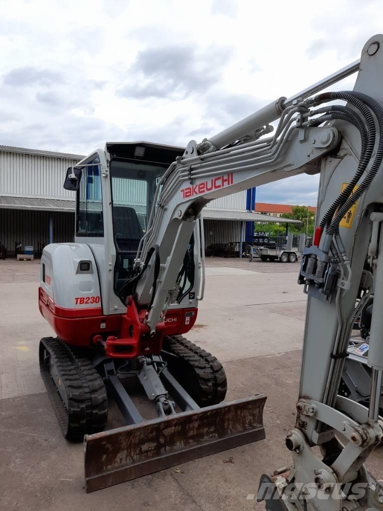 Takeuchi TB 230 小型挖掘机