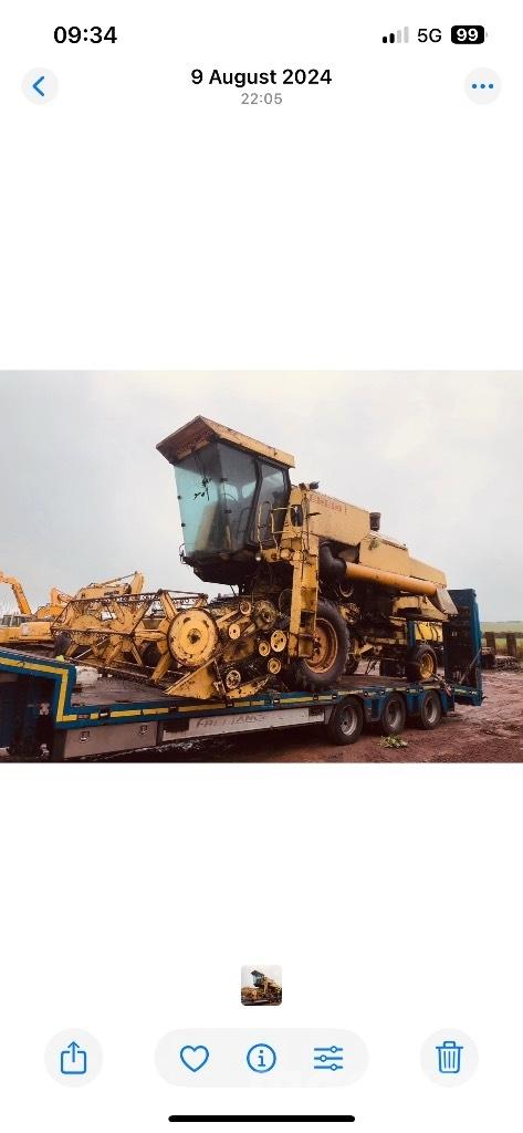 New Holland 8050 联合收割机