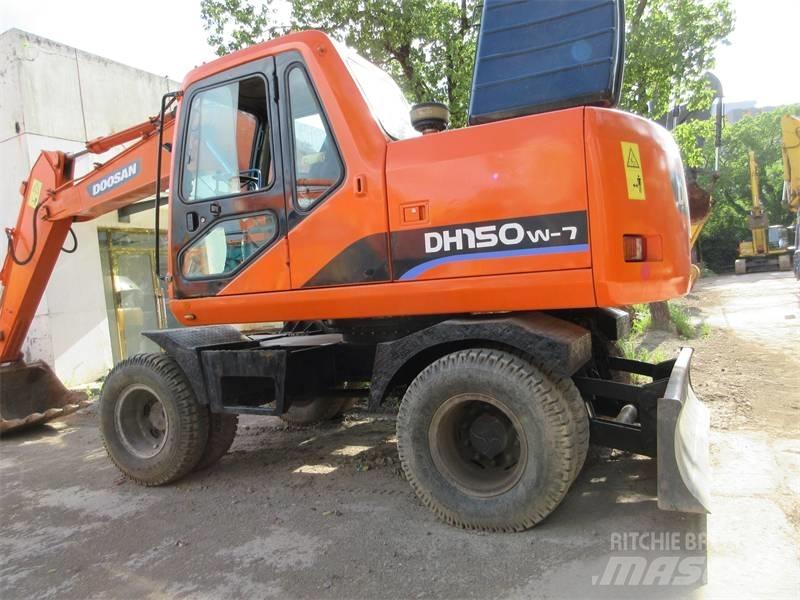 Doosan DH150W-7 轮式挖掘机