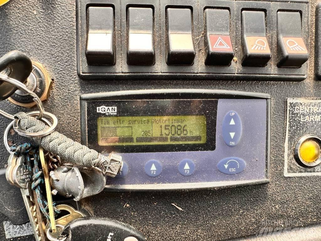 Huddig 860 D 反铲装载机