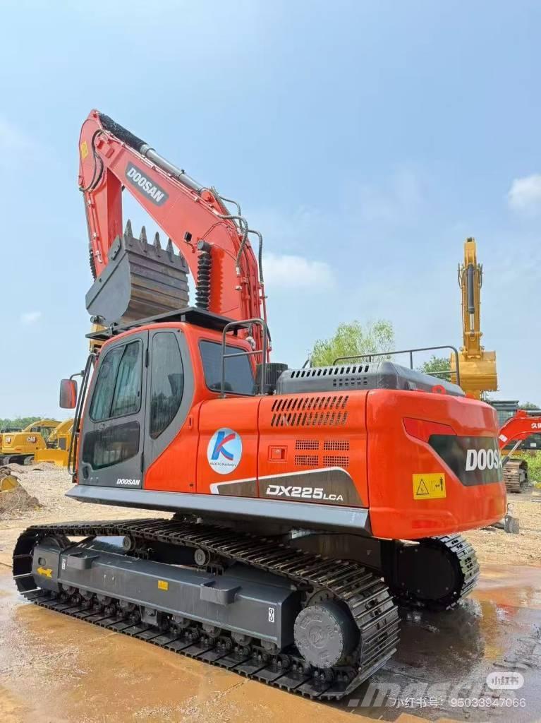 Doosan DX 225 LCA 履带挖掘机