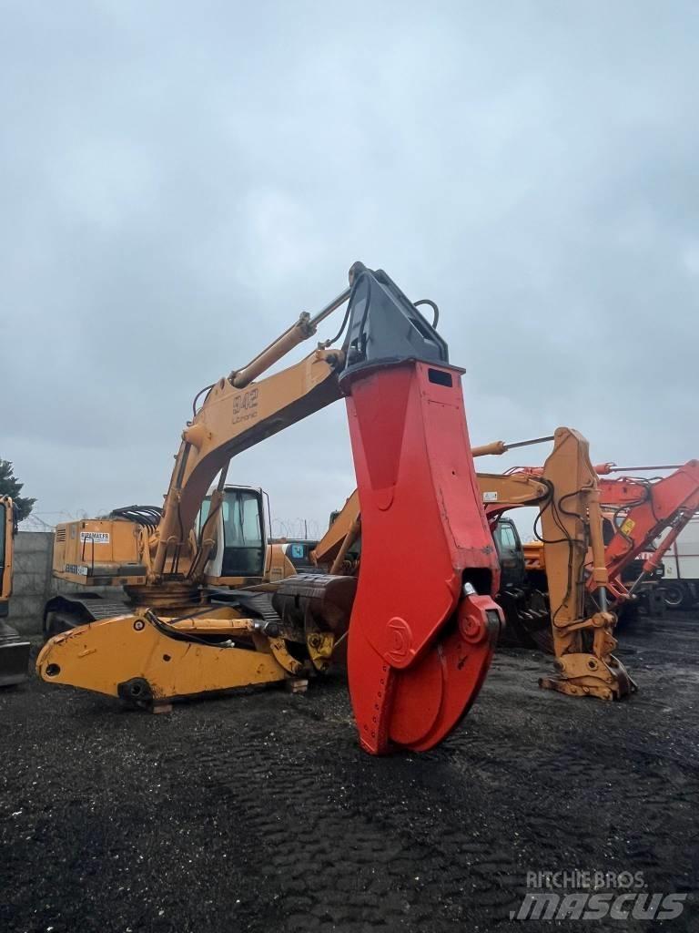 Liebherr R 942 履带挖掘机