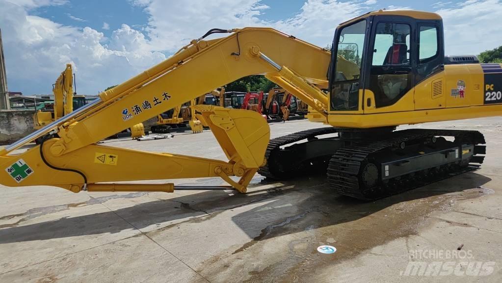 Komatsu pc220-7 履带挖掘机