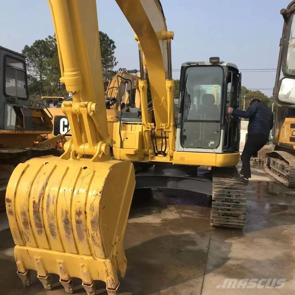 Komatsu PC 138 US 中型挖掘机