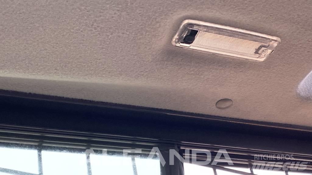 CASE SV 300 B 滑移装载机