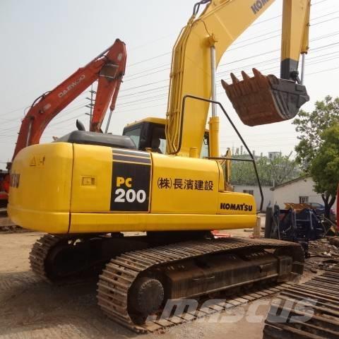 Komatsu pc200-7 履带挖掘机
