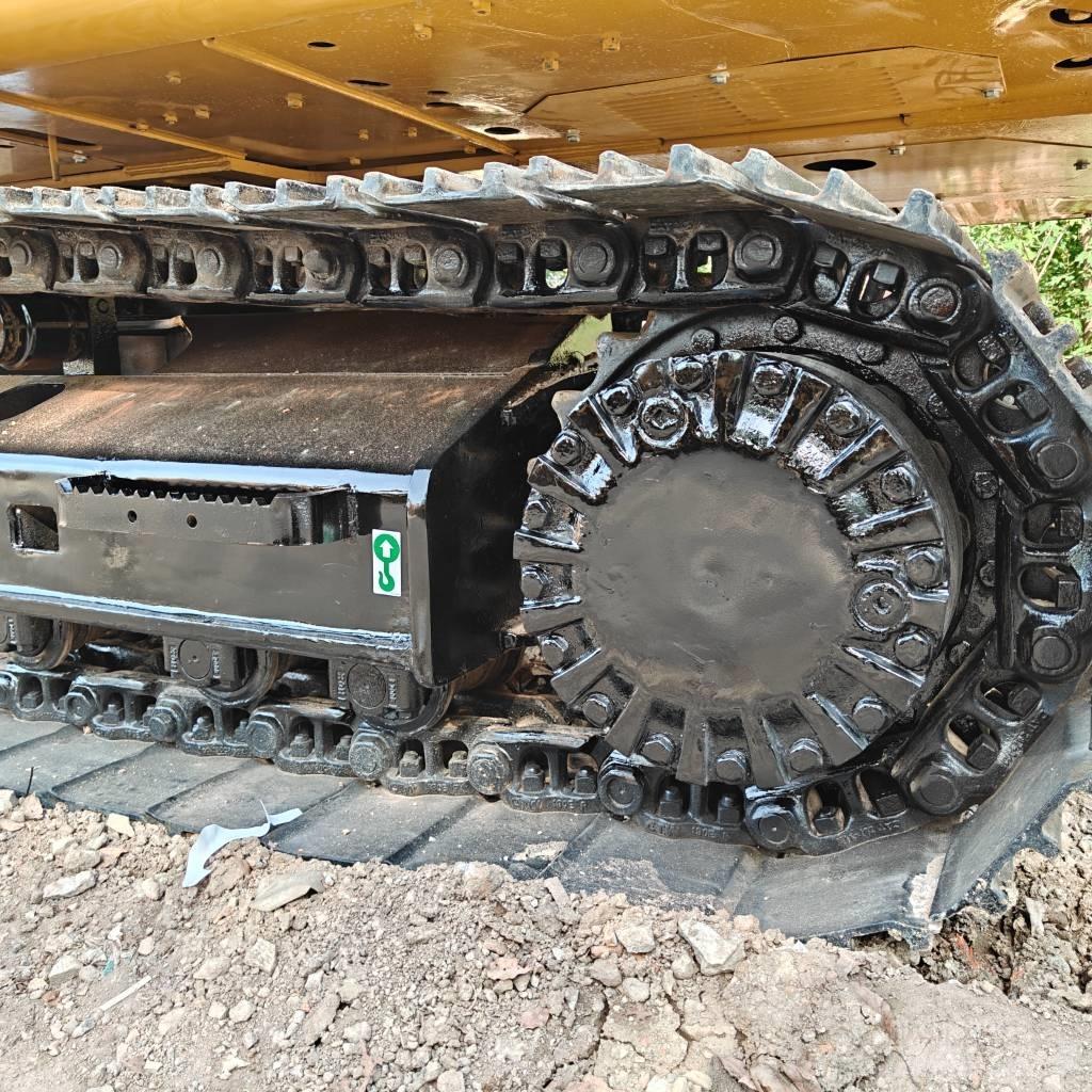 CAT 323D2L 履带挖掘机