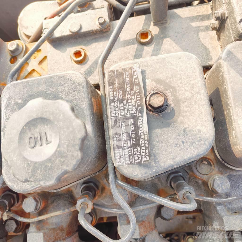 Hyundai R220LC-9S 履带挖掘机