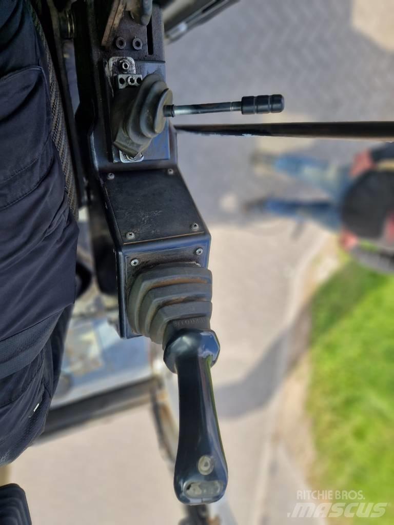 Fuchs MHL 331 工业挖掘机