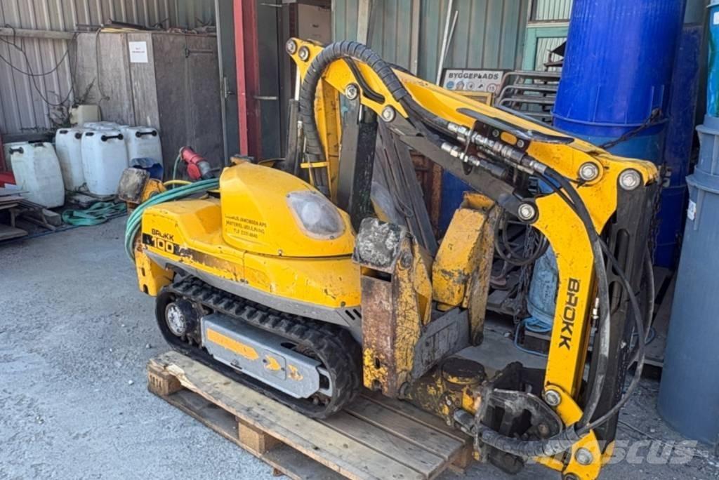 Brokk 100 组装挖掘机