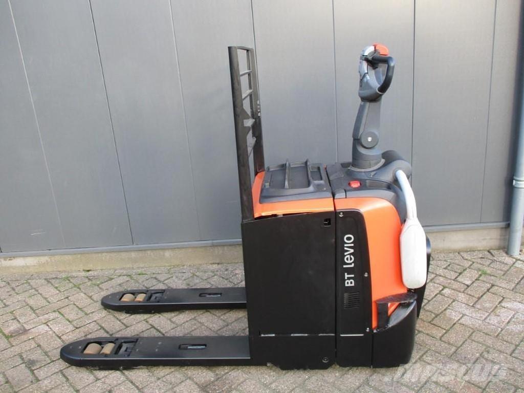 Toyota LPE250 电动搬运车