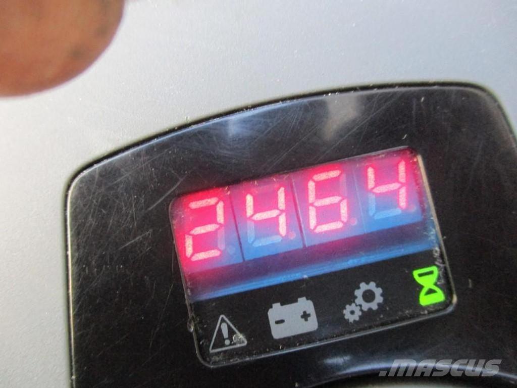 Toyota LPE250 电动搬运车