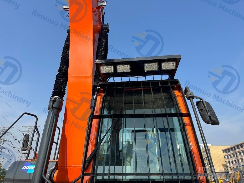 Doosan DX 300LC-9C 履带挖掘机