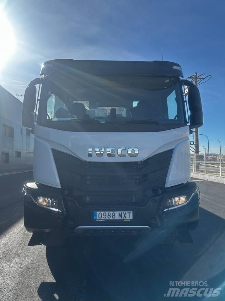 Iveco T-WAY 450 起重车