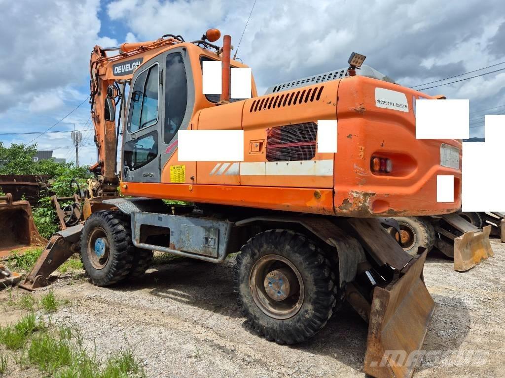 Doosan DX210WA 轮式挖掘机