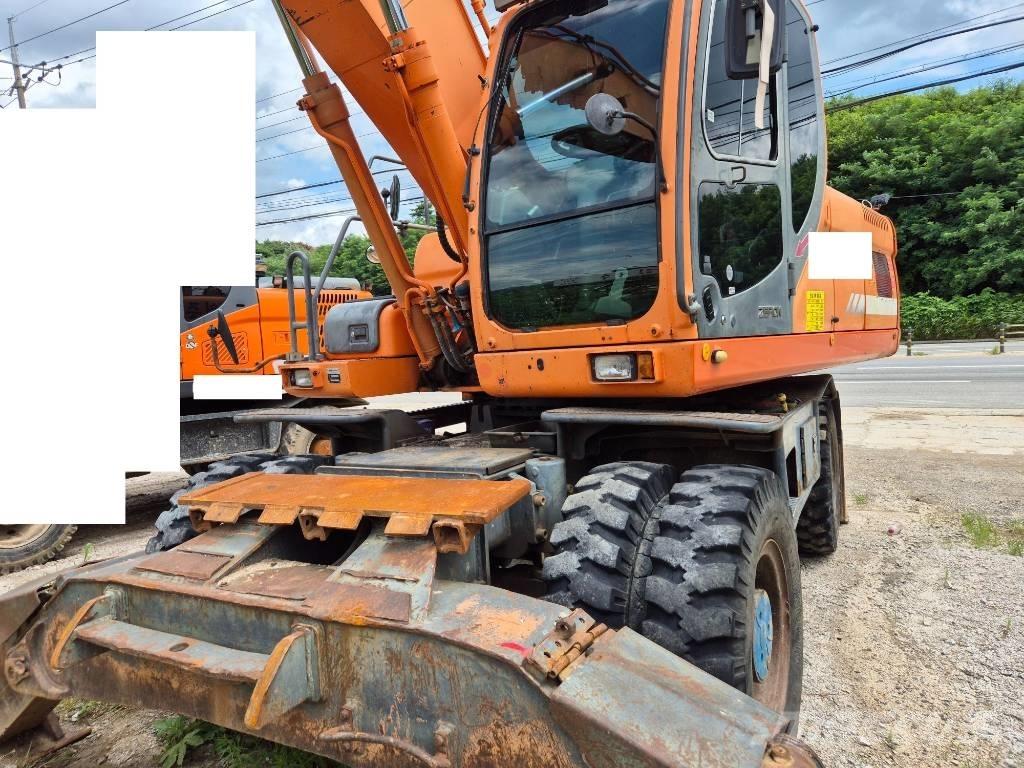 Doosan DX210WA 轮式挖掘机