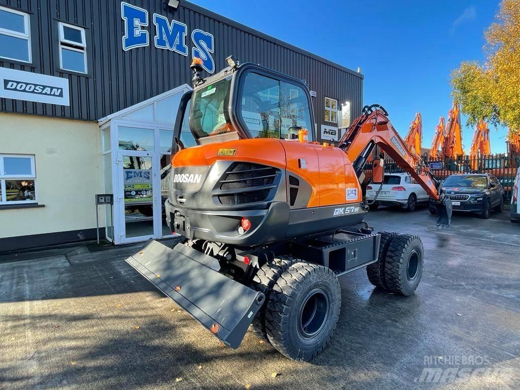 Doosan Dx57W-7 轮式挖掘机