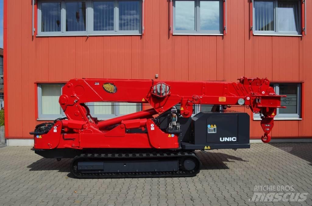 Unic URW-806 履带起重机