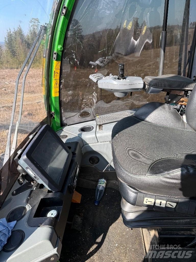 John Deere 1270 G 收割机