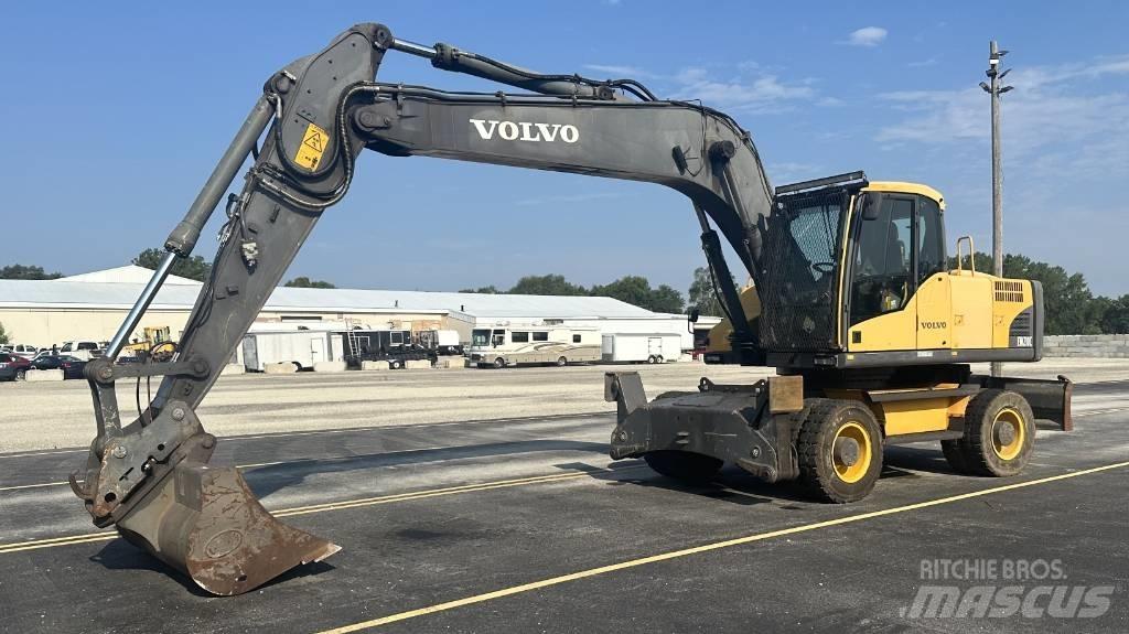Volvo EW 210 C 轮式挖掘机