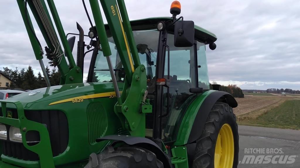 John Deere 5820 拖拉机/农用车