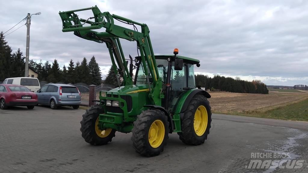 John Deere 5820 拖拉机/农用车