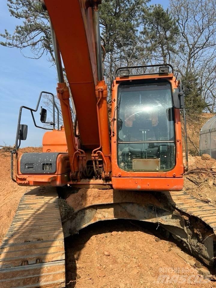 Doosan DX 220 LCA 履带挖掘机