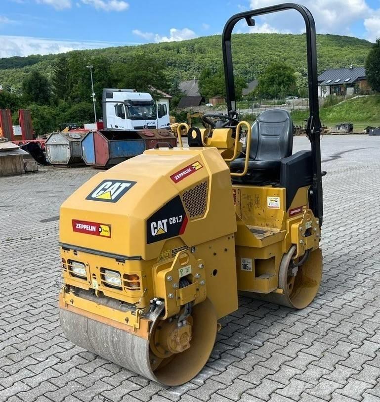 CAT CB 1.7 双轮压路机