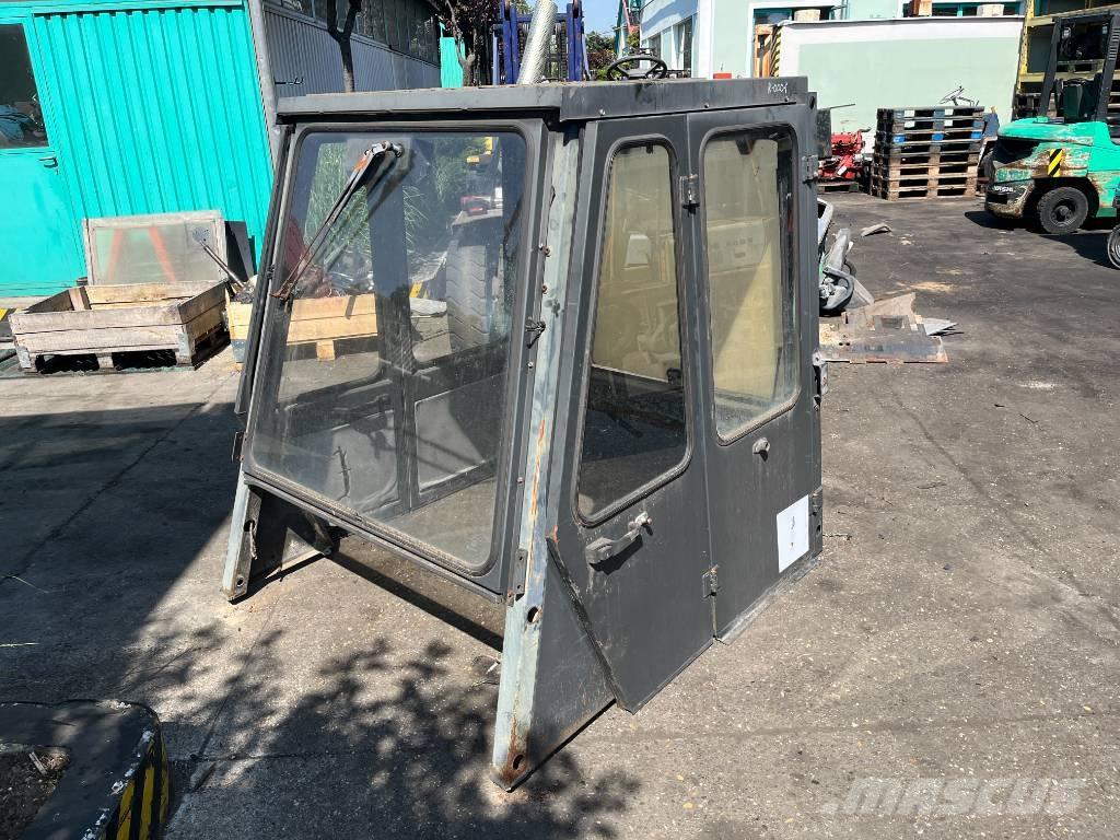 Nissan CABIN W-1038 驾驶室与内部