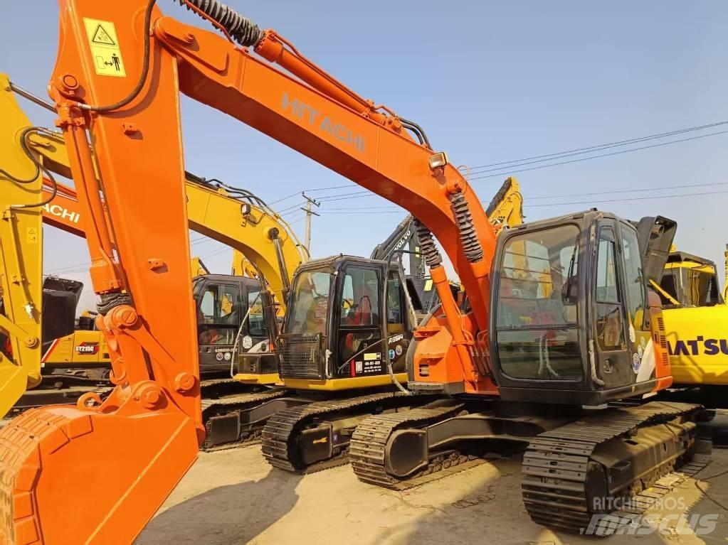 Hitachi ZX135 履带挖掘机