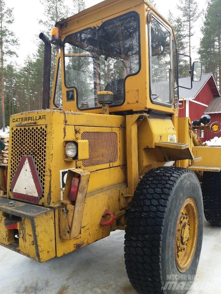 CAT 910 轮式装载机
