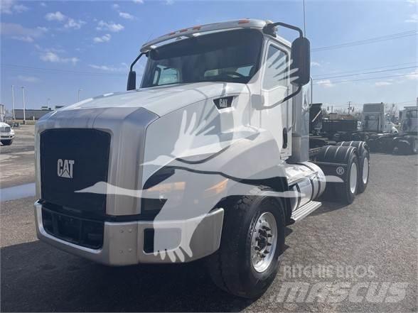 CAT CT660 牵引车