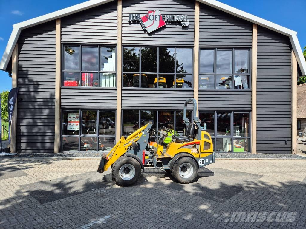 Mustang AL 306 小型装载机