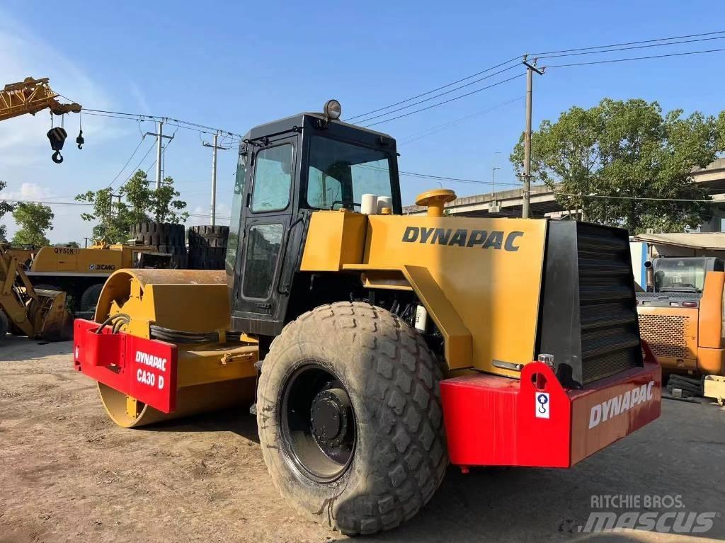 Dynapac CA 30 D 单轮压路机