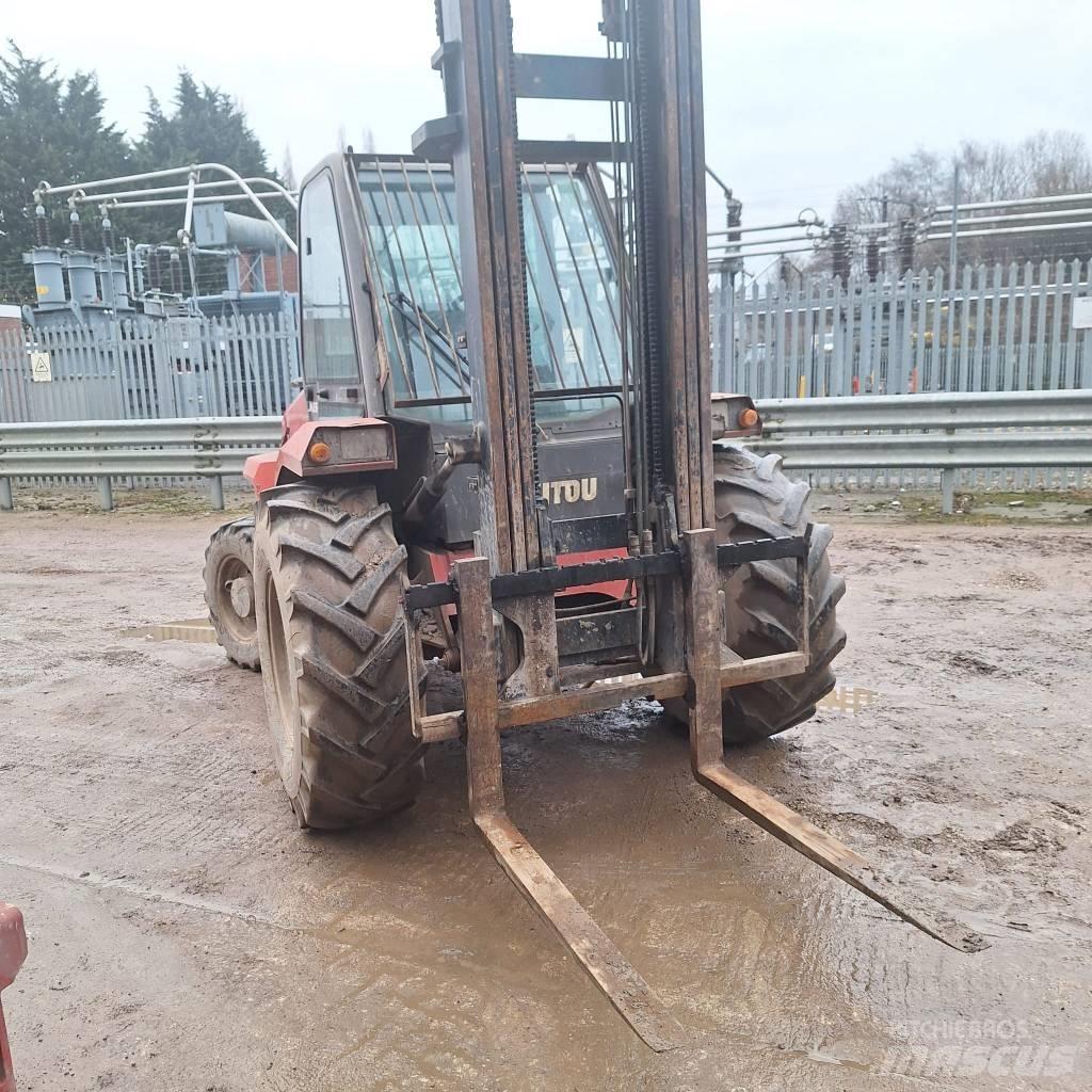 Manitou M 26.4 越野叉车|叉装车