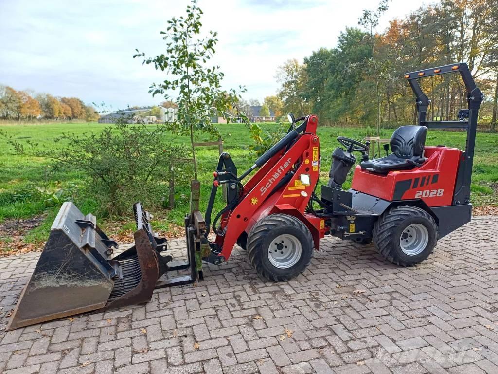 Schäffer 2028 多功能装载机