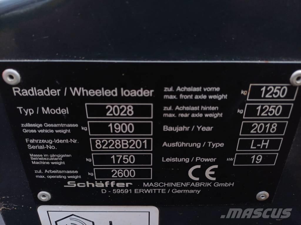 Schäffer 2028 多功能装载机