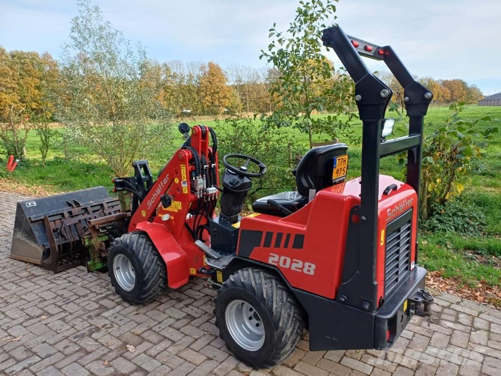 Schäffer 2028 多功能装载机