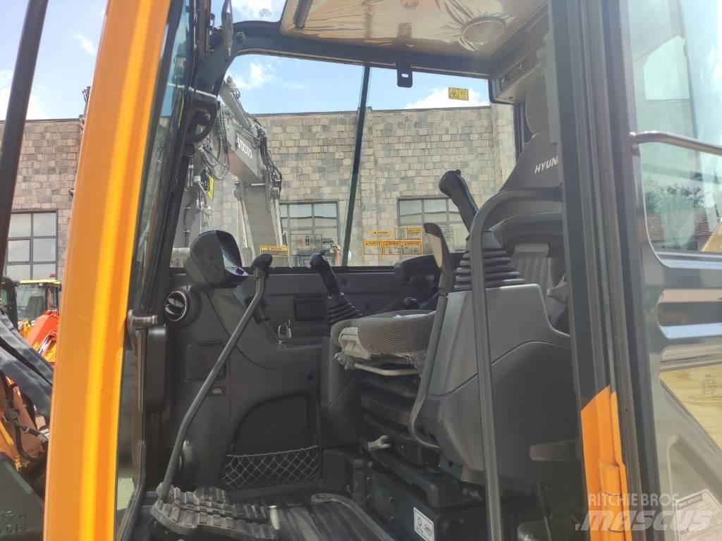 Hyundai R60CR-9A 小型挖掘机